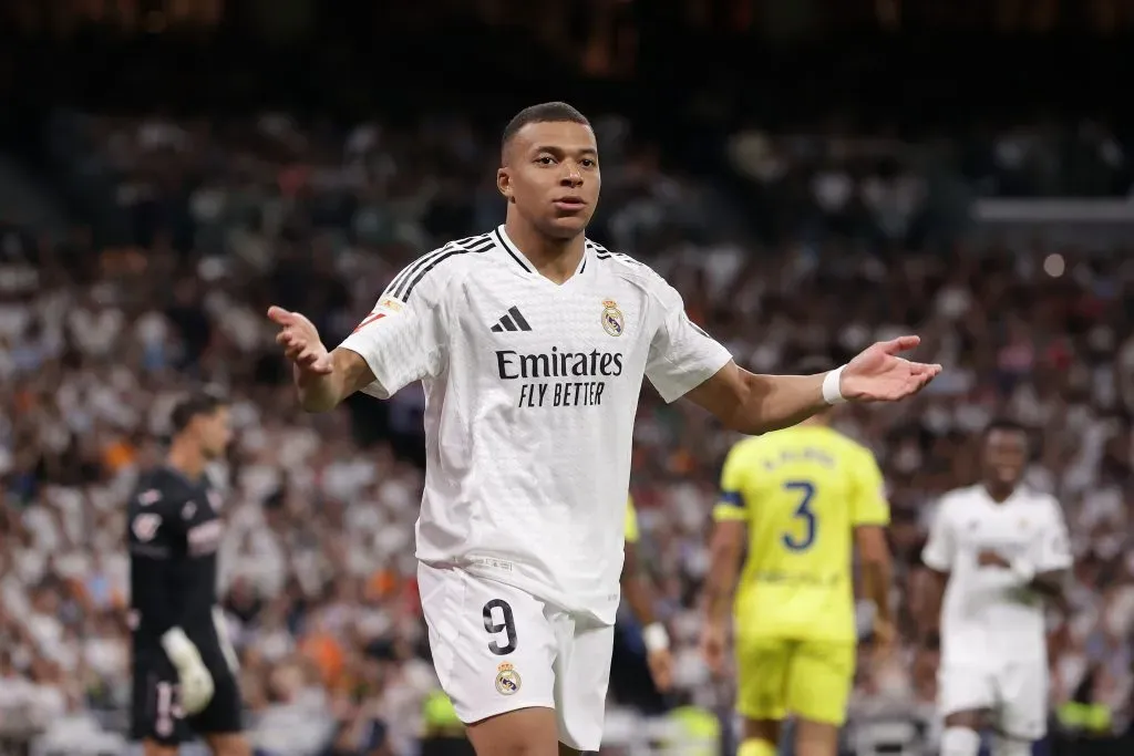 Mbappé está de volta ao time (Photo by Gonzalo Arroyo Moreno/Getty Images)