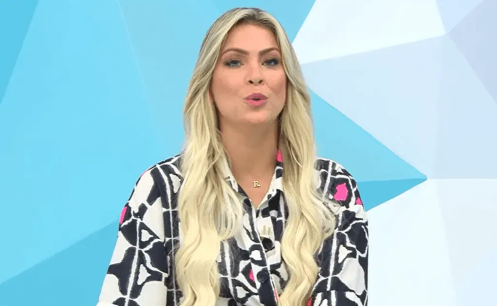 Renata Fan, apresentadora do Jogo Aberto, da TV Bandeirantes (Foto: Reprodução/YouTube)