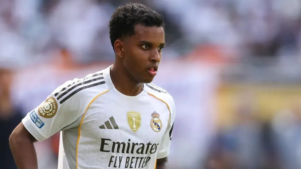 Rodrygo em ação com a camisa do Real Madrid. Foto: Megan Briggs/Getty Images