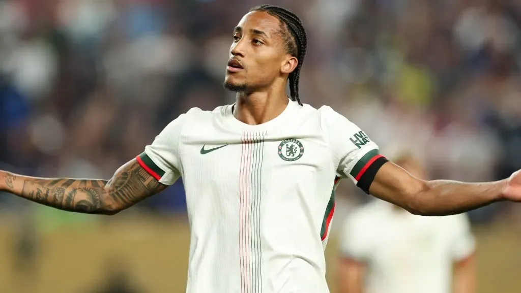 João Pedro em campo no Mundial com as cores do Chelsea (Photo by Dan Mullan/Getty Images)