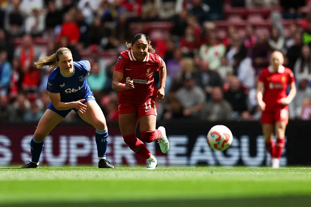 Olivia Smith atuando pelo Liverpool (Photo by Jess Hornby/Getty Images)
