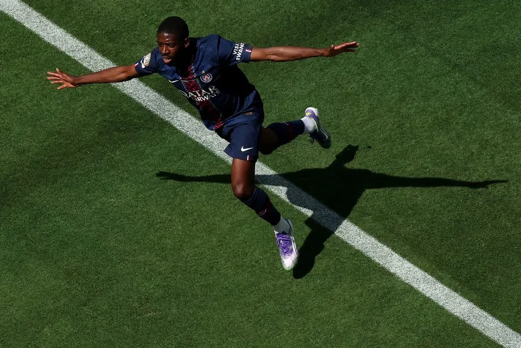 Dembélé comemorando gol no Mundial de Clubes. (Photo by Luke Hales/Getty Images)