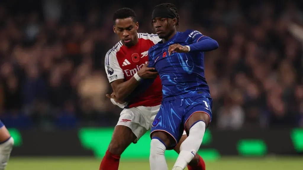 Noni Madueke enfrentando o Arsenal. Foto: Paul Terry