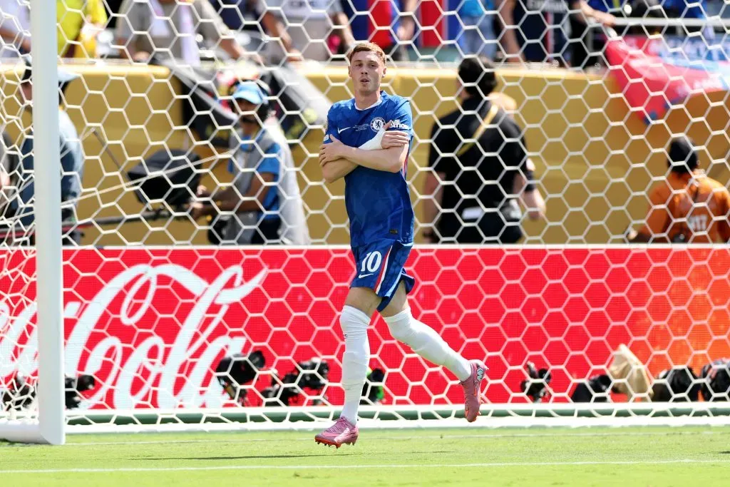 Cole Palmer celebrando gol pelo Chelsea (Photo by Luke Hales/Getty Images)