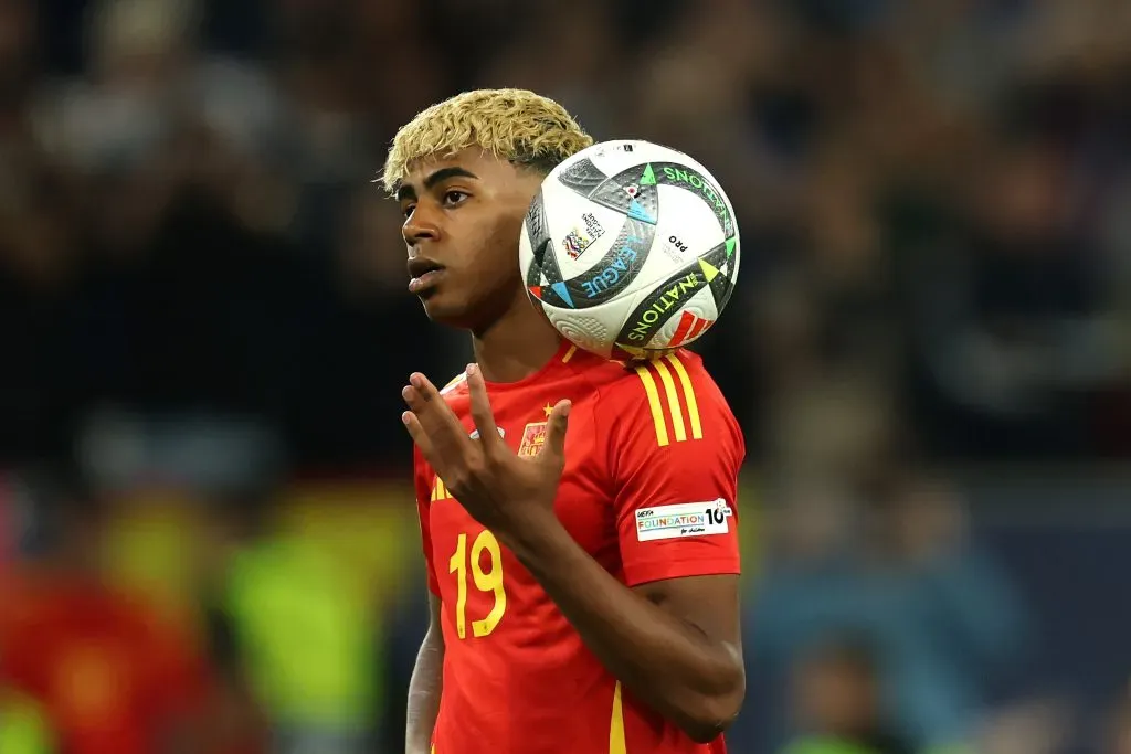 Lamine Yamal em ação pela Espanha