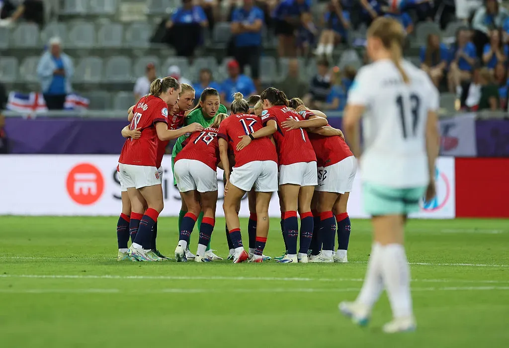 Jogadoras da Noruega antes de partida na Eurocopa Feminina (Photo by Eddie Keogh/Getty Images)