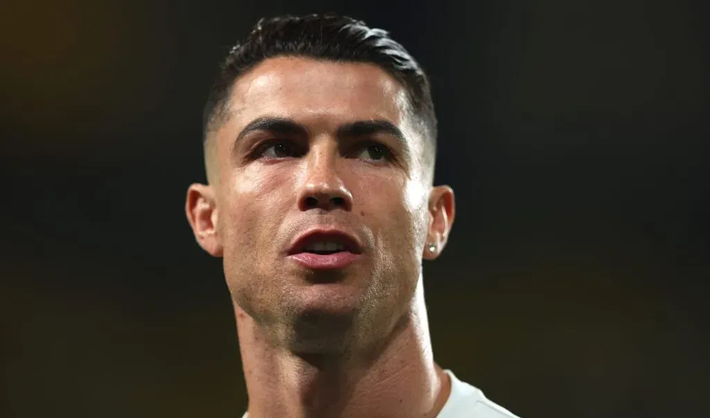 Cristiano Ronaldo de camisa branca