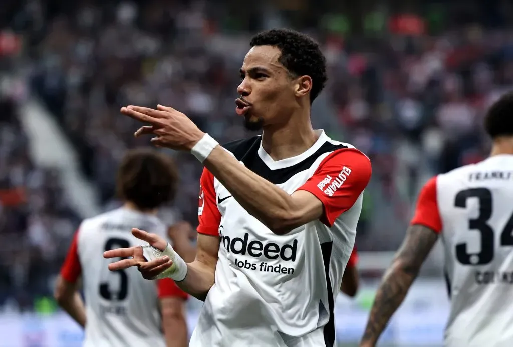 Ekitike tem acordo com o Liverpool (Photo by Christof Koepsel/Getty Images)