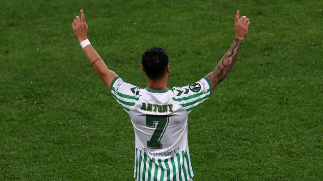 Manchester United decide negociar Antony por R$ 373 milhões