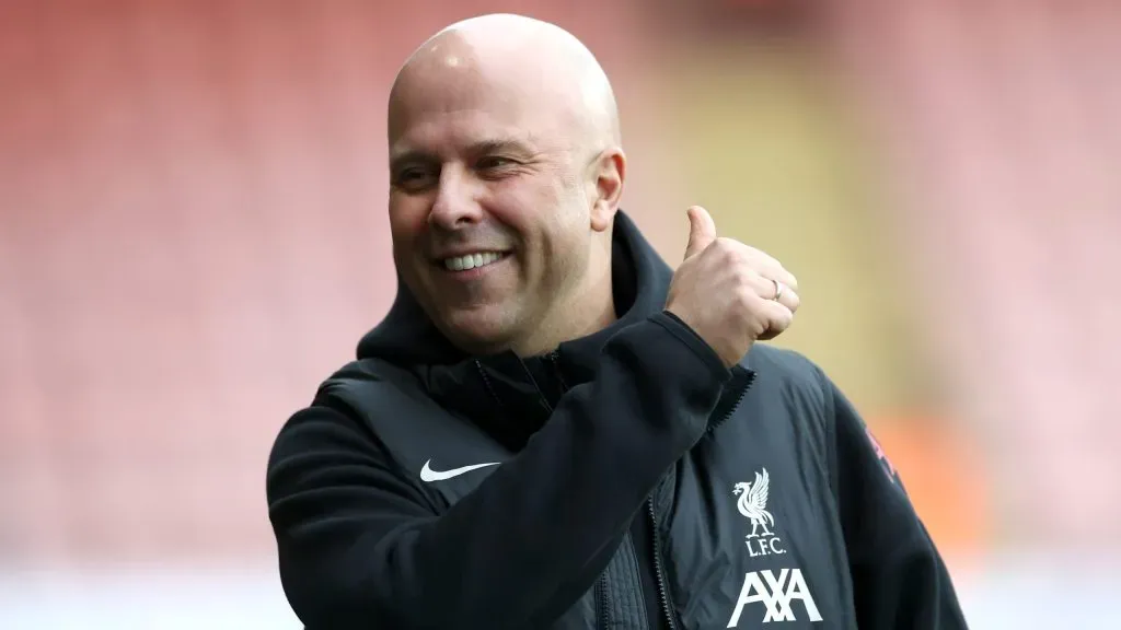 Técnico Arne Slot, do Liverpool. Foto: Bryn Lennon/Getty Images