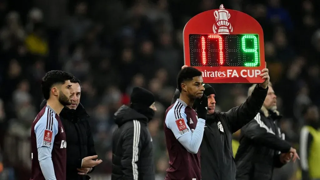 Com a expectativa de uma rápida integração ao elenco, a escolha do número da camisa — entre opções simbólicas como 14, 19 e 22 — promete marcar um novo capítulo em sua carreira. (Photo by Clive Mason/Getty Images)