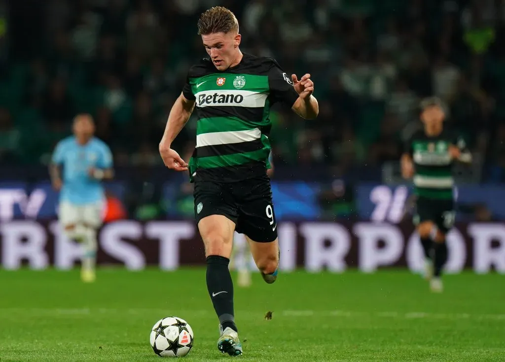 Viktor Gyökeres em campo pelo Sporting (Photo by Gualter Fatia/Getty Images)