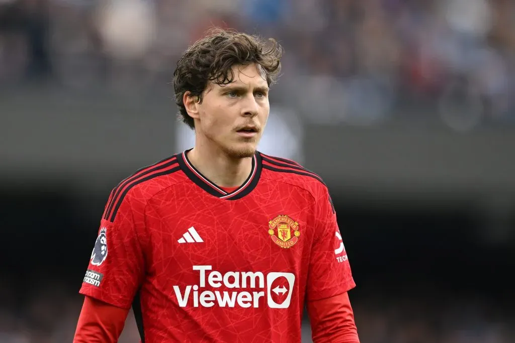 Victor Lindelof em ação pelo Manchester United – (Photo by Michael Regan/Getty Images)