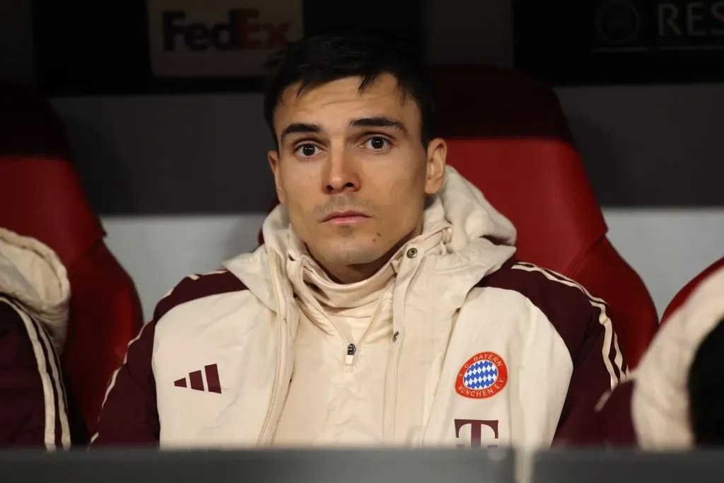 João Palhinha no banco do Bayern de Munique (Photo by Alex Grimm/Getty Images)