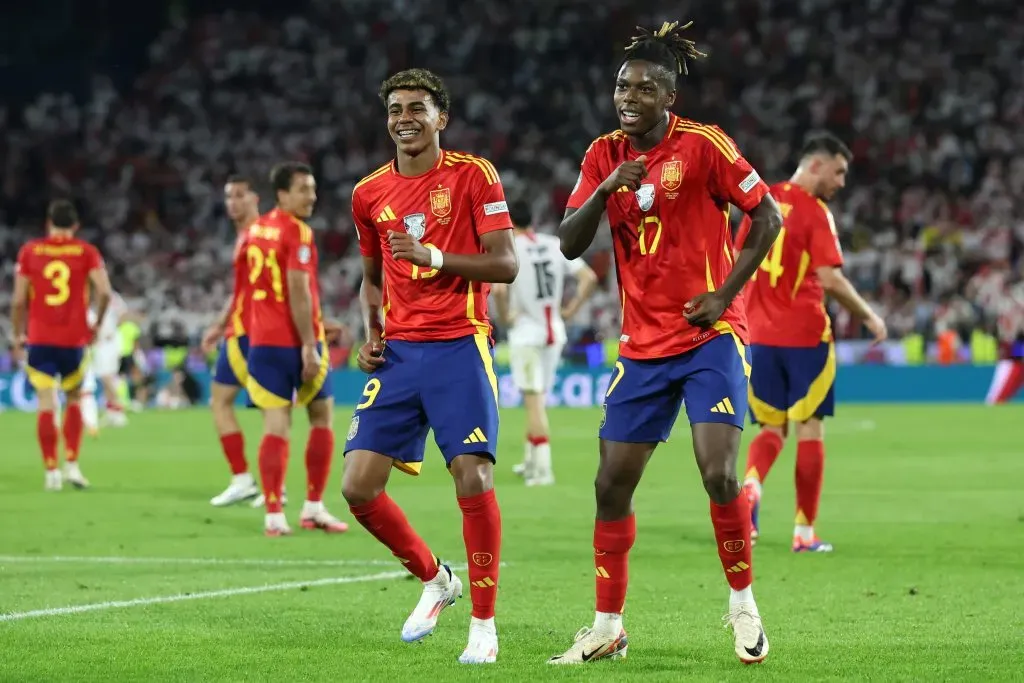 Lamine Yamal e Nico Williams na Seleção da Espanha. (Photo by Alex Grimm/Getty Images)