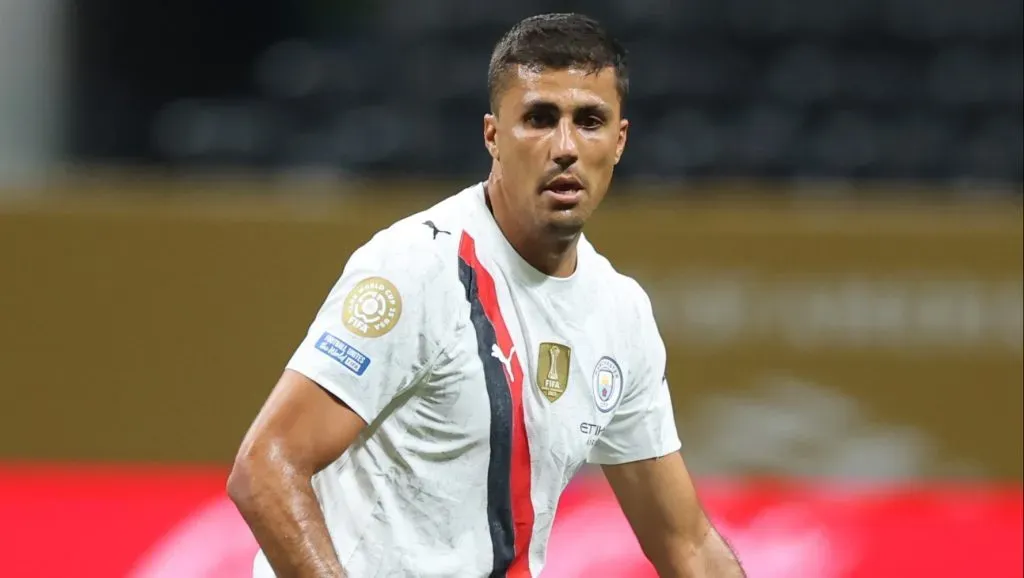 Rodri em partida do Manchester City. Foto: Alex Grimm/Getty Images