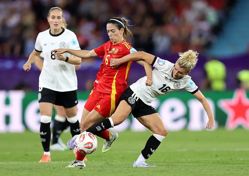 Aitana Bonmati durante a partida contra a Alemanha (Photo by Charlotte Wilson/Getty Images)