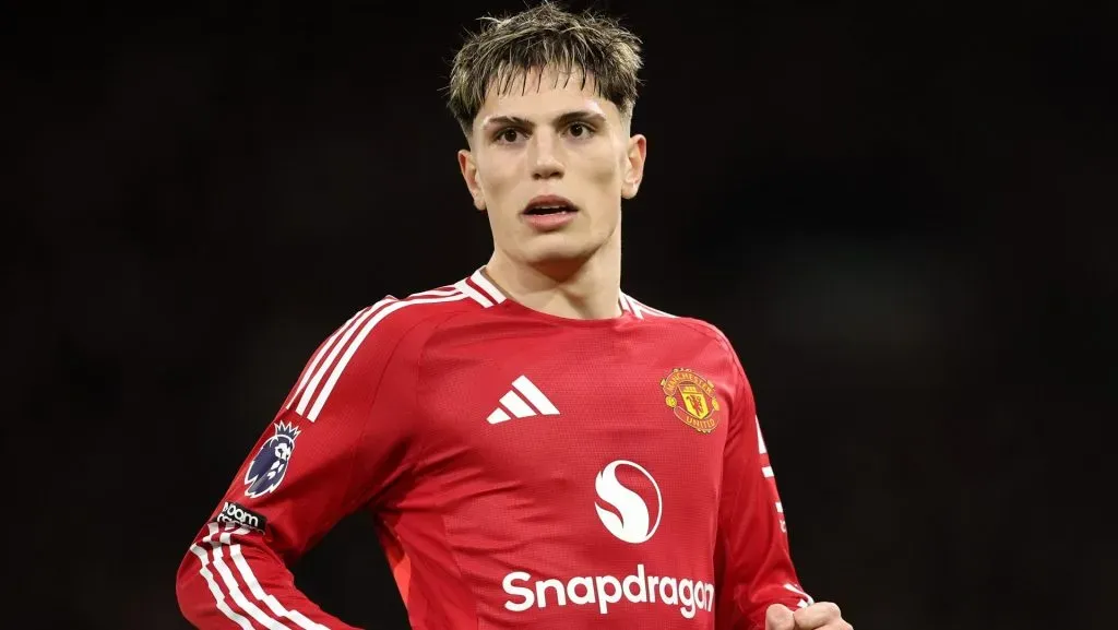 Garnacho em campo pelo Manchester United (Photo by Richard Heathcote/Getty Images)