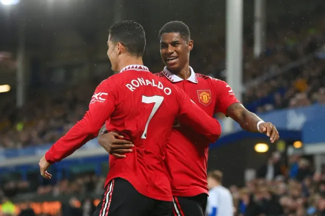 Cristiano Ronaldo e Rashford nos tempos de Manchester United. (Photo by Michael Regan/Getty Images)