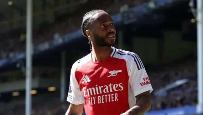 Arsenal não fará esforços para manter Sterling, do Chelsea, no clube