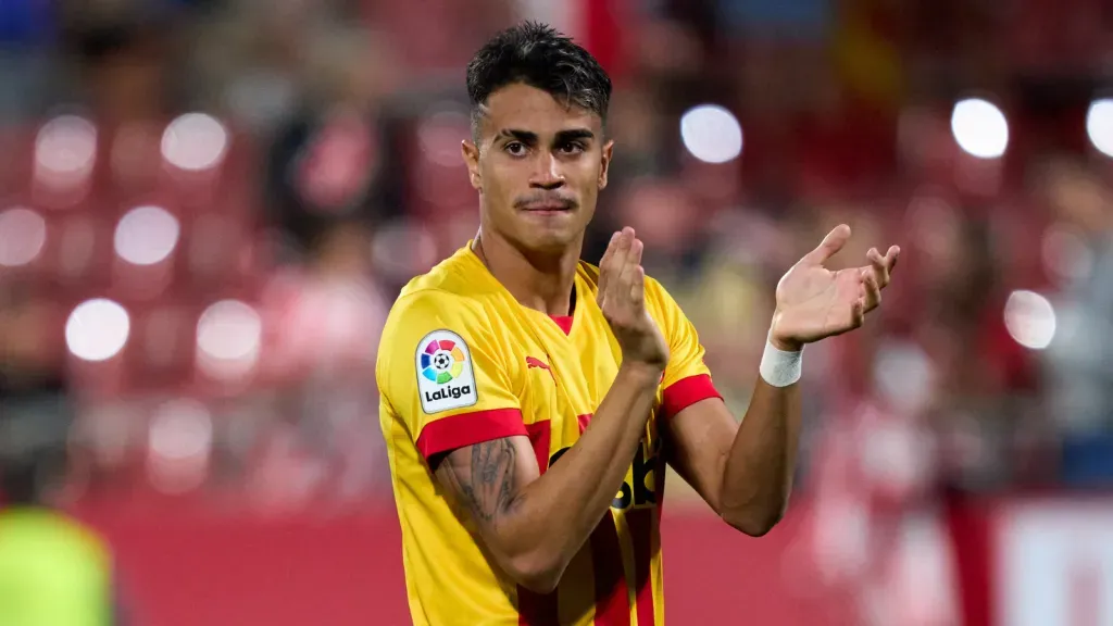 Reinier aplaudindo durante partida pelo Girona (Photo by Alex CaparrosGetty Images)