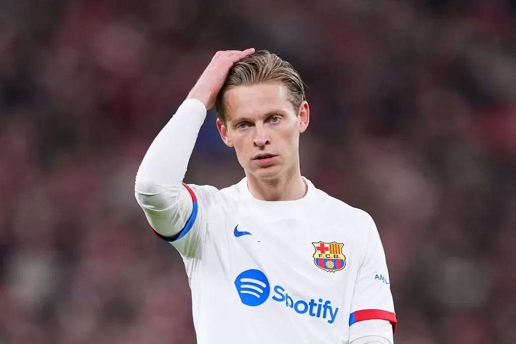 Barcelona aguarda resolução ente Frenkide de Jong e seu ex-agente para renovar (Photo by Juan Manuel Serrano Arce/Getty Images)