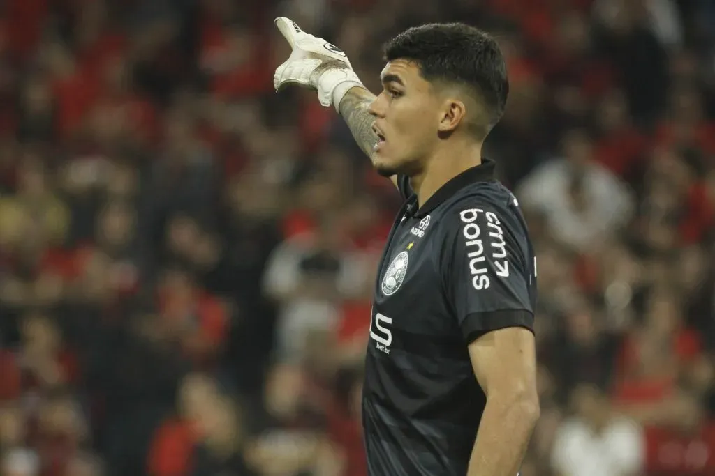 Pedro Morisco, goleiro do Coritiba. Foto: Gabriel Machado/AGIF