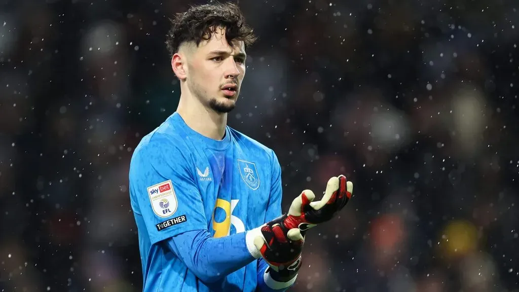 James Trafford em jogo do Burnley. Foto: Matt McNulty/Getty Images