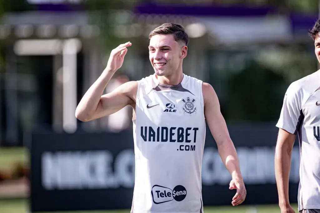 Breno Bidon jogador do Corinthians durante chegada do time para treino no Centro de Treinamento CT Joaquim Grava. Foto: Leonardo Lima/AGIF