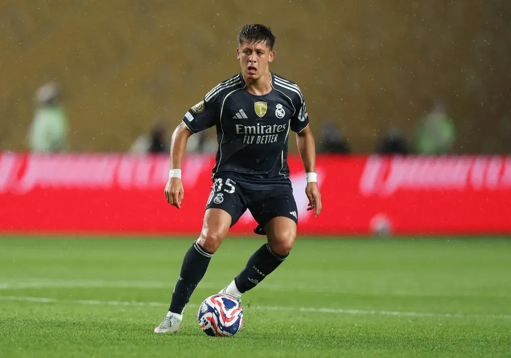 Alexander-Arnold será especialista em bolas paradas no Real Madrdi; Arda Güler corre por fora (Photo by Francois Nel/Getty Images)