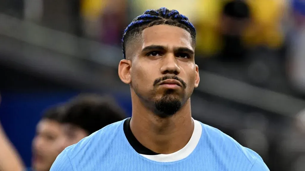 Ronald Araújo, zagueiro do Barcelona.