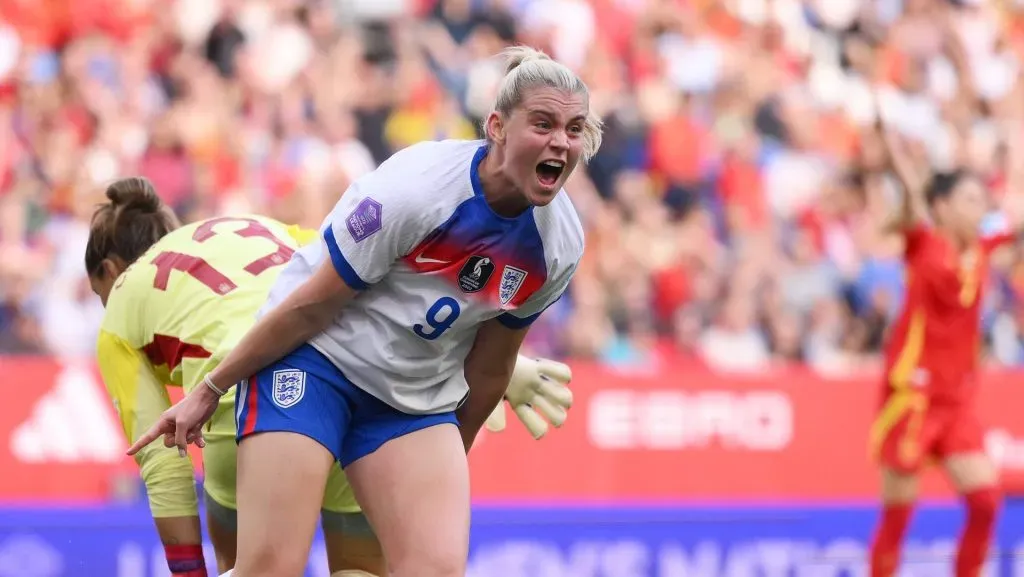 Alessia Russo pela Inglaterra