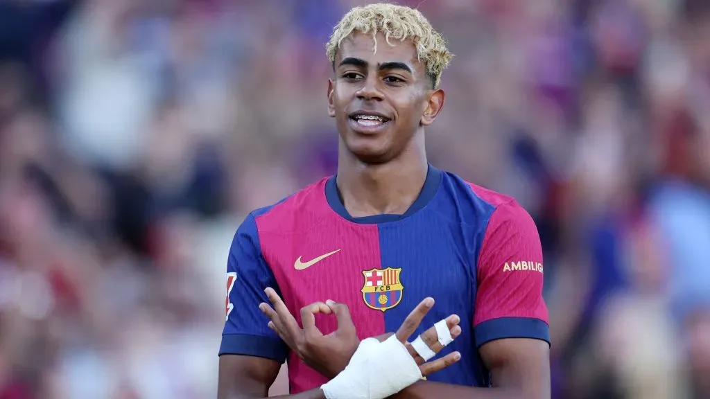 Lamine Yamal em jogo do Barcelona. Foto: Judit Cartiel/Getty Images