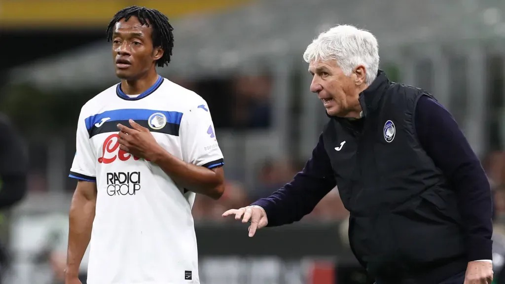Gian Piero Gasperini e Juan Cuadrado (Photo by Marco Luzzani/Getty Images)