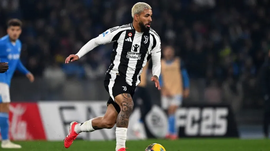Douglas Luiz em jogo da Juventus. Foto: Francesco Pecoraro/Getty Images