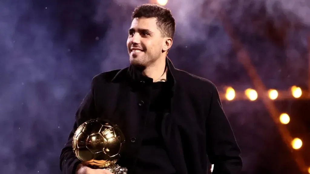 Rodri com a Bola de Ouro