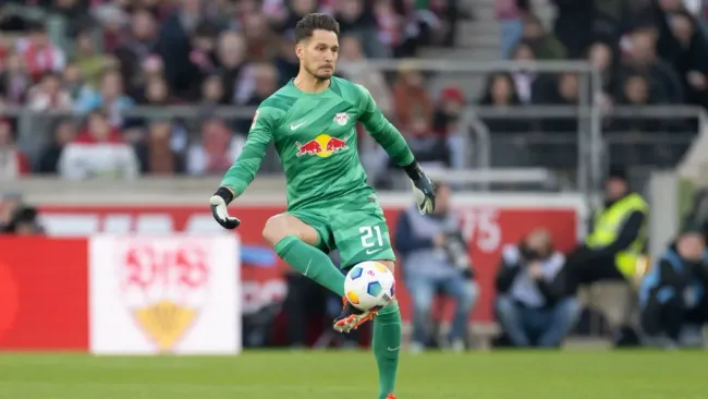 Janis Blaswich em ação durante a partida da Bundesliga. Foto: Kaspar-Bartke/Getty Images