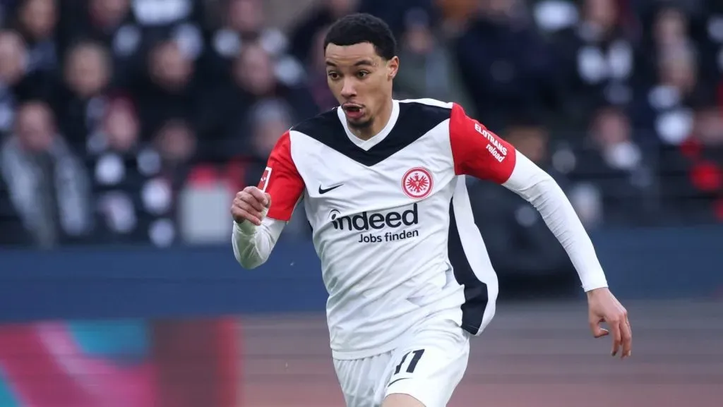 Hugo Ekitike em jogo do Eintracht Frankfurt. Foto: Alex Grimm/Getty Images