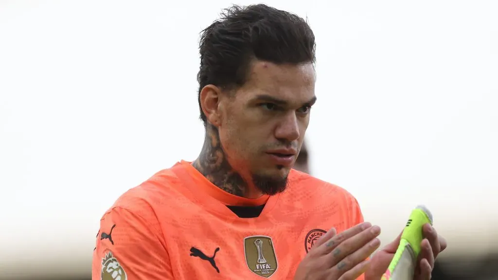 Ederson em ação com o Manchester City (Photo by Alex Davidson/Getty Images)