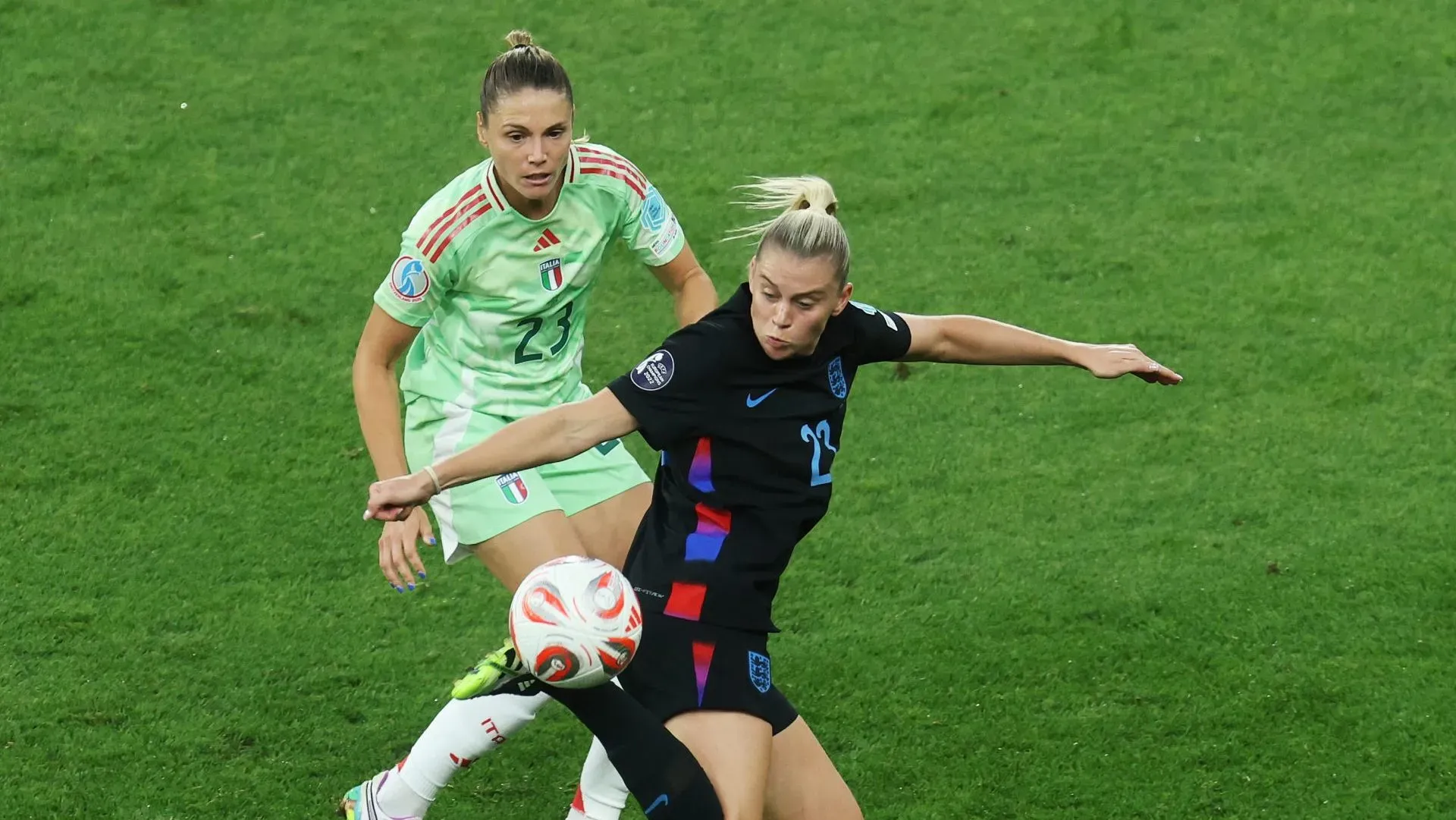 Alessia Russo pela Inglaterra