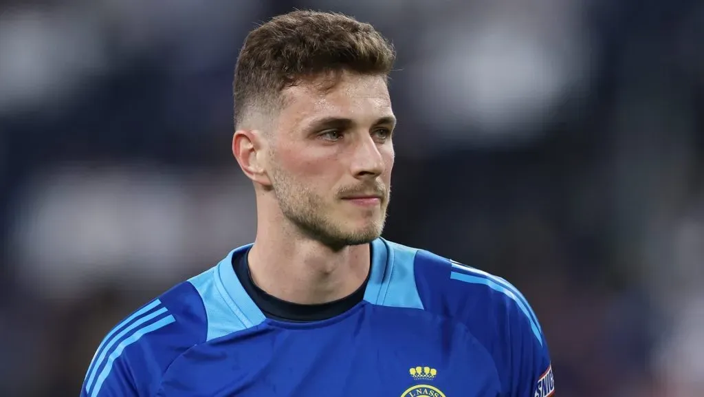 Bento pelo Al-Nassr, alvo de outros clubes no mercado da bola