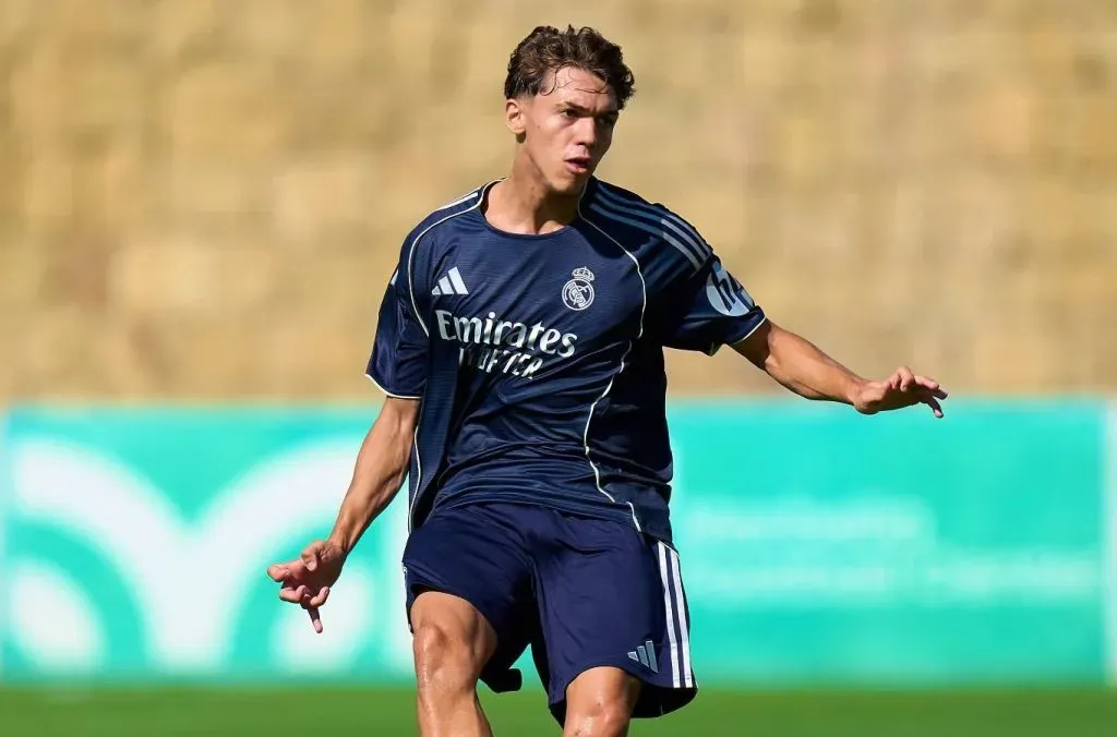 Aos 18 anos, Thiago Pitarch Pinar é a nova promessa de “La Fábrica” que começa a ganhar atenção no Real Madrid. (Foto: Divulgação/Twitter)