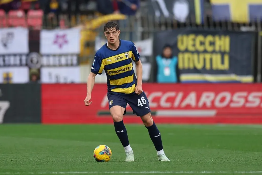 Giovanni Leoni, do Parma, em ação durante a partida da Serie A entre Monza e Parma, no Estádio U-Power, em 15 de março de 2025, em Monza, Itália. (Foto de Francesco Scaccianoce/Getty Images)