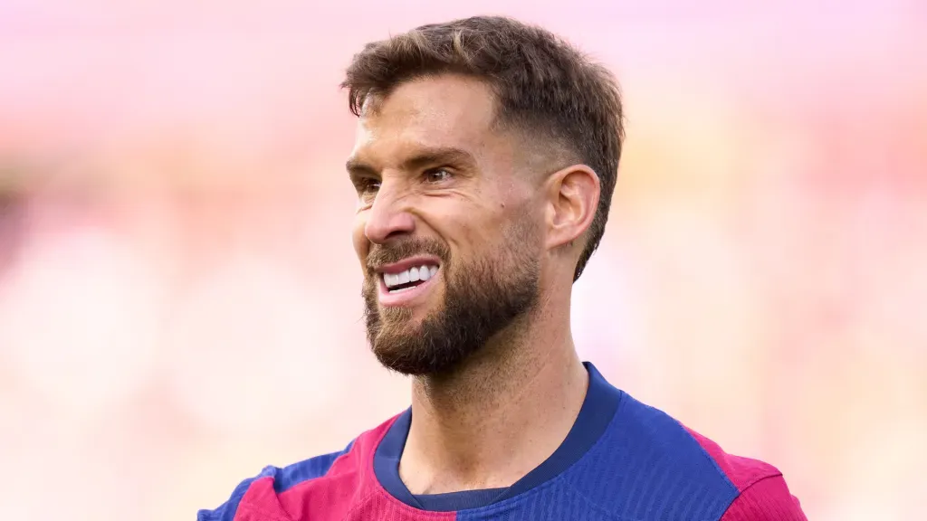 Iñigo Martínez durante partida do Barcelona (Foto: Alex Caparros/Getty Images)