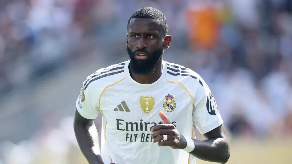 Real Madrid quer sucessor de Rüdiger e avalia contratar joia do Granada