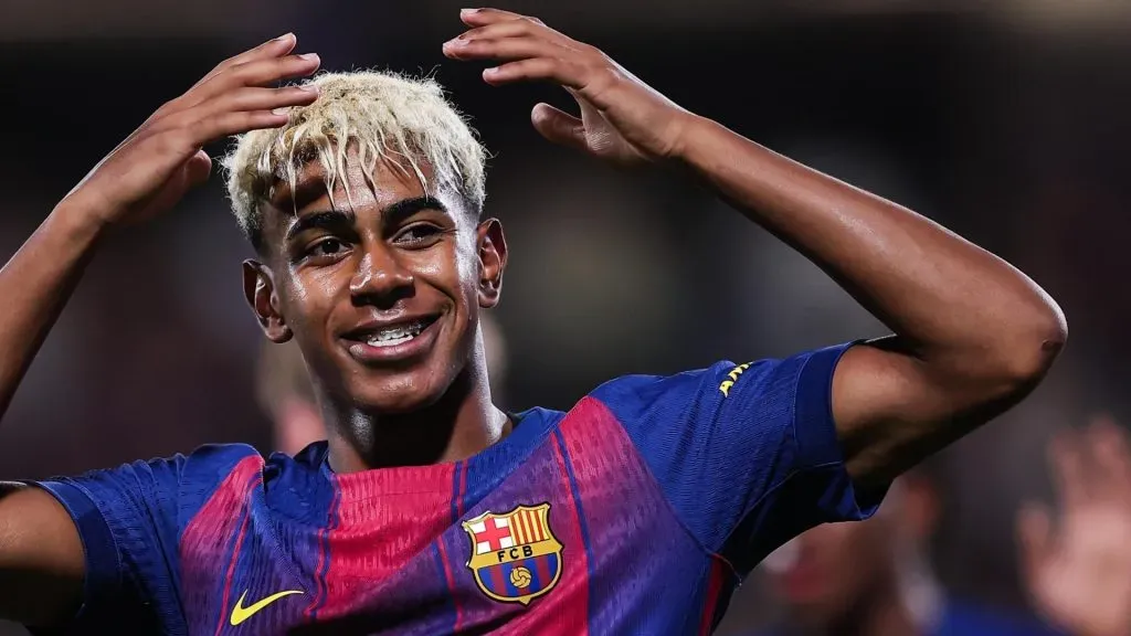 Lamine Yamal pelo Barcelona (Photo by Getty Images)