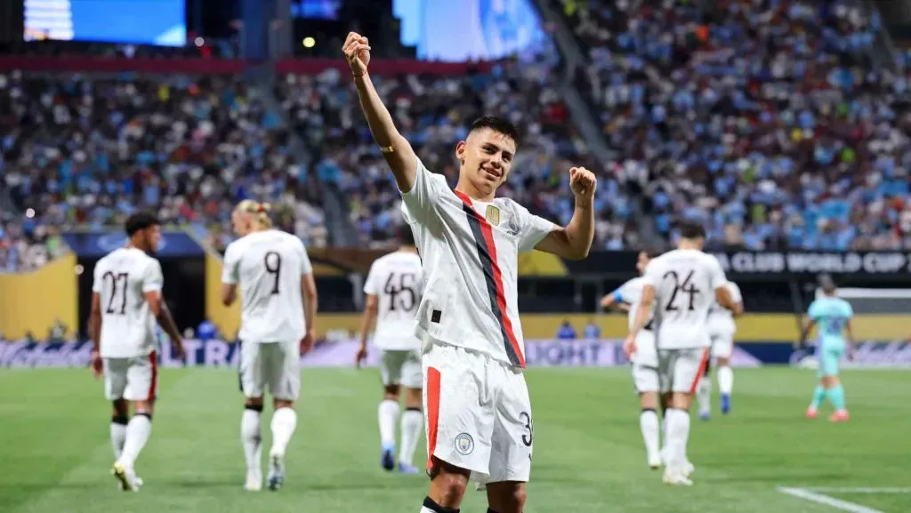 Echeverri dará salto na carreira trocando o Manchester CIty pelo Borussia Dortmund. Foto: Alex Grimm/Getty Images