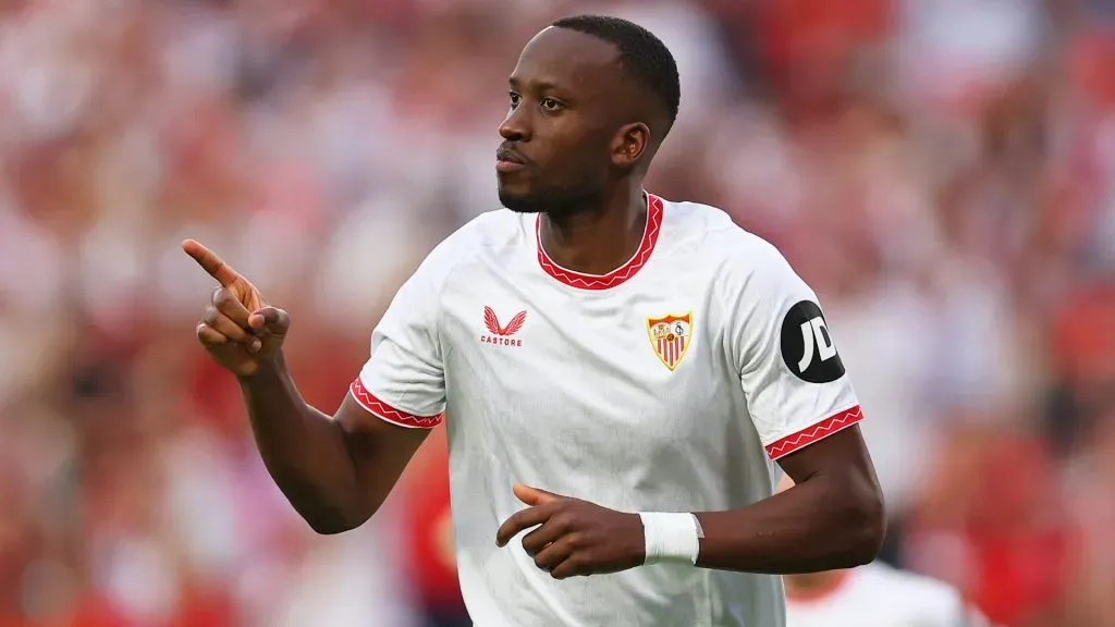 Dodi Lukebakio é alvo do Atlético de Madrid nesta janela de transferências. Foto: Fran Santiago/Getty Images