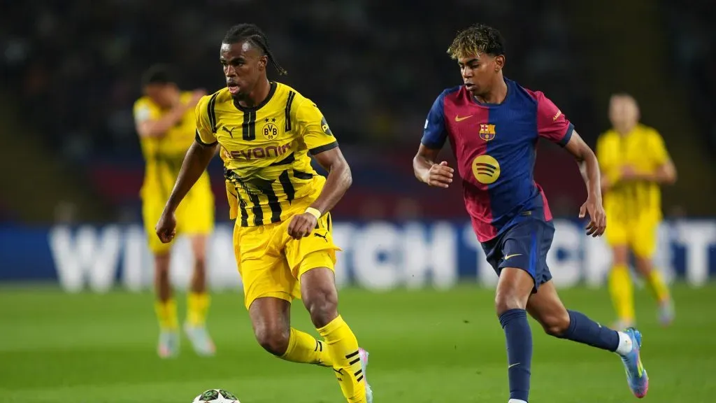 Carney Chukwuemeka atuou por empréstimo no Borussia Dortmund na última temporada. Foto: Pedro Salado/Getty Images