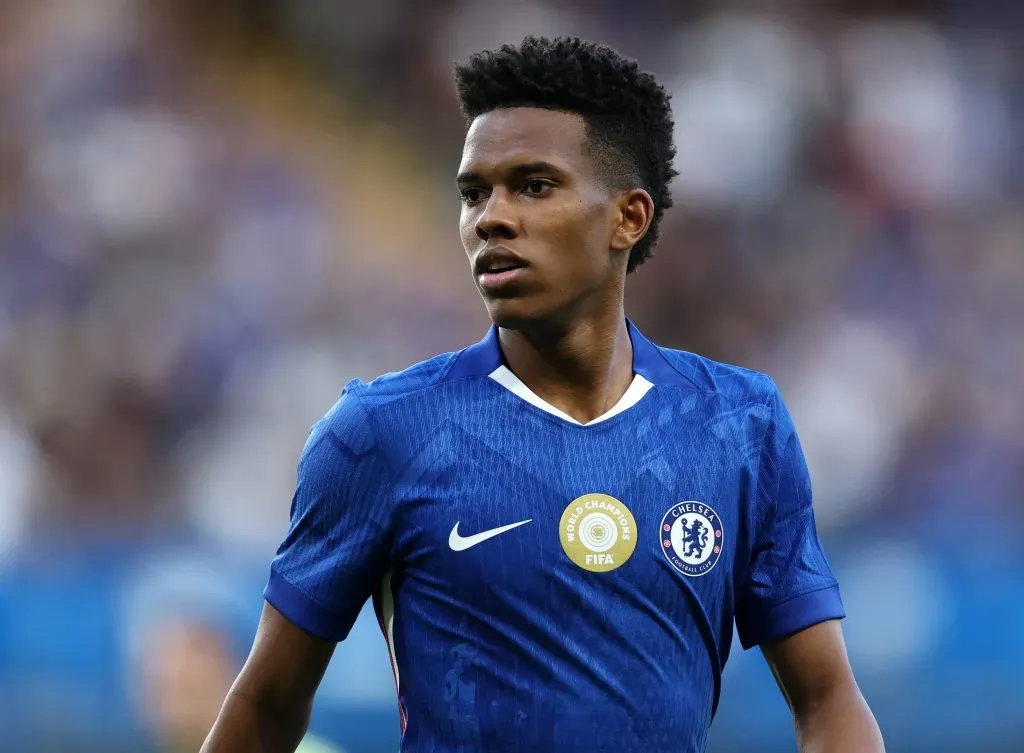 Estêvão em ação pelo Chelsea. Foto: Eddie Keogh/Getty Images